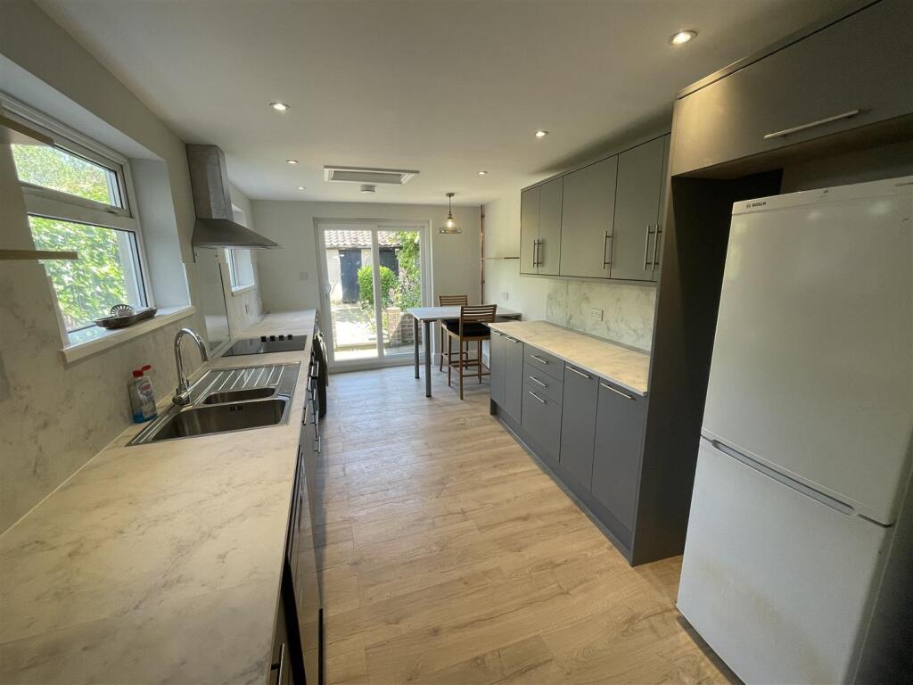 Main image of property: Bowbridge Road, Newark