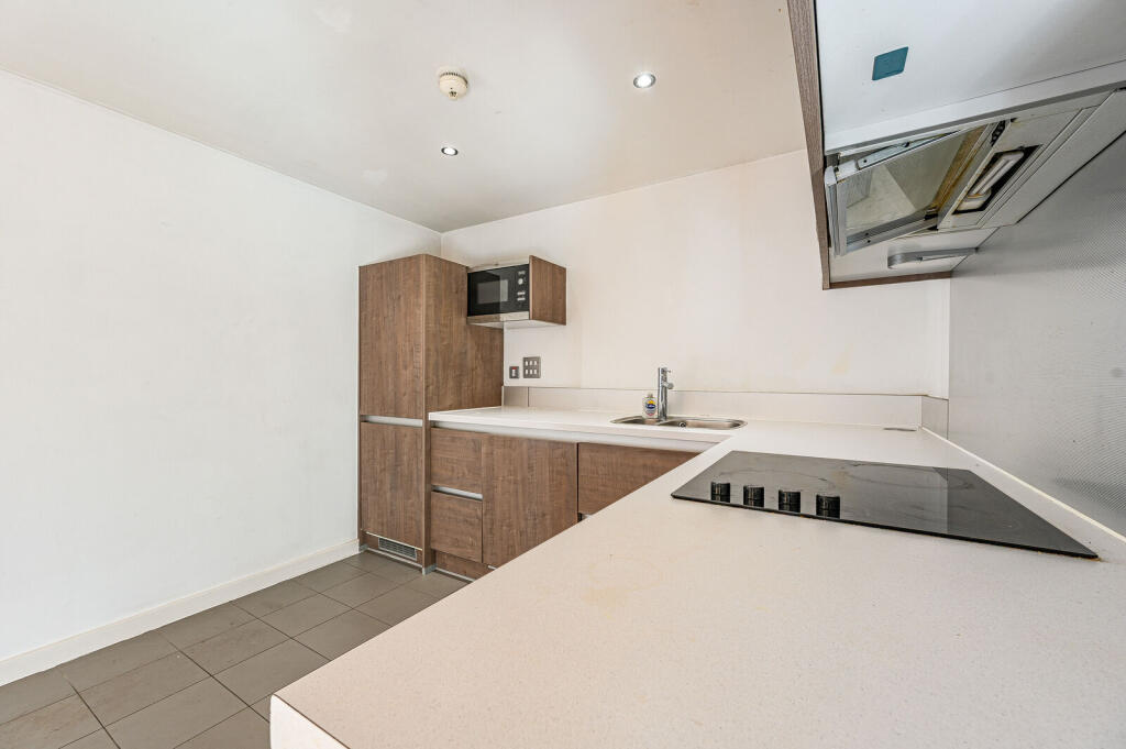 Apartment in London - More