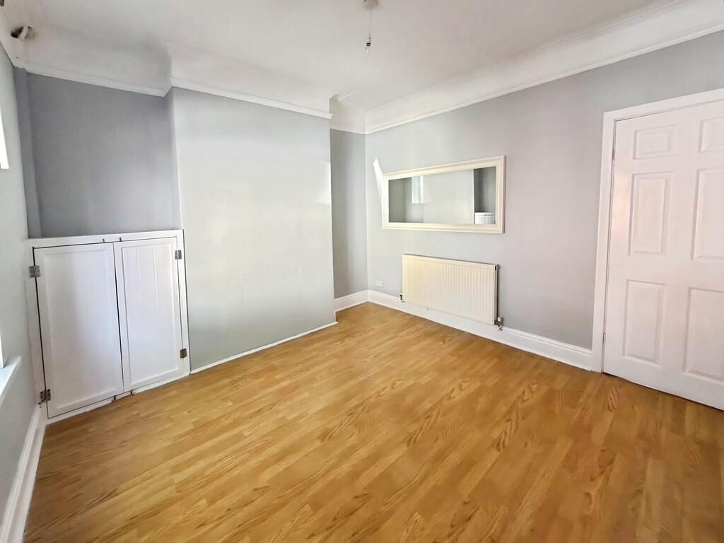 House in Mansfield, Nottinghamshire - View 4