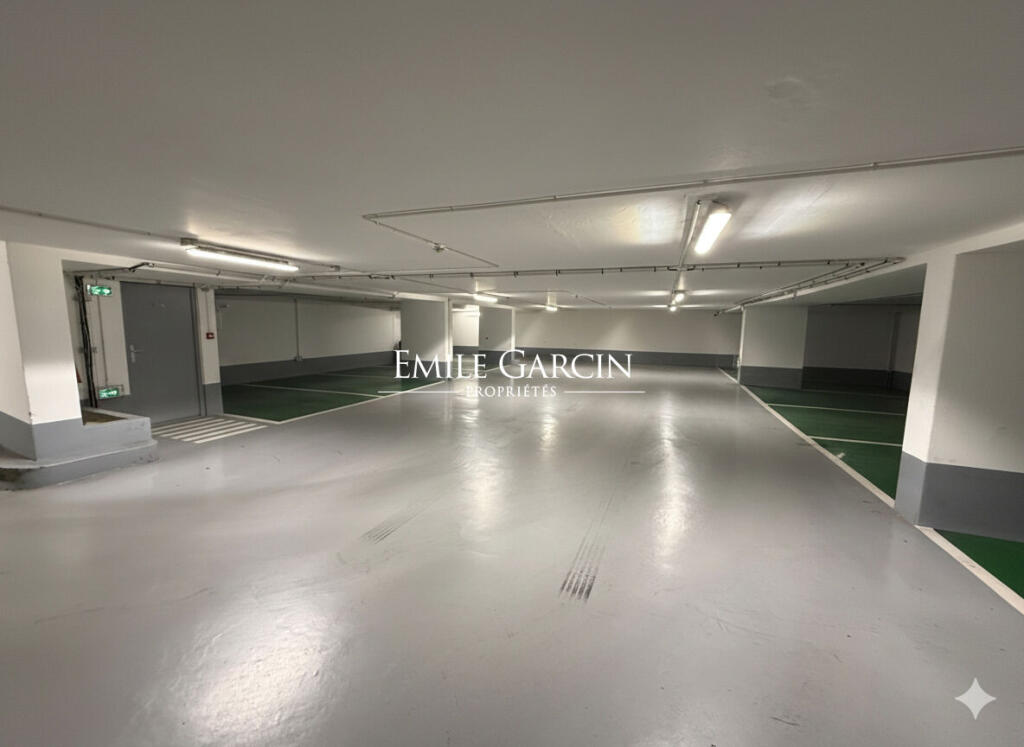 Main image of property: Paris-Isle of France, Paris, Paris 07