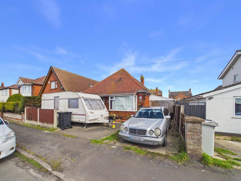 5-bed detached on George Street, Mablethorpe, £275,000