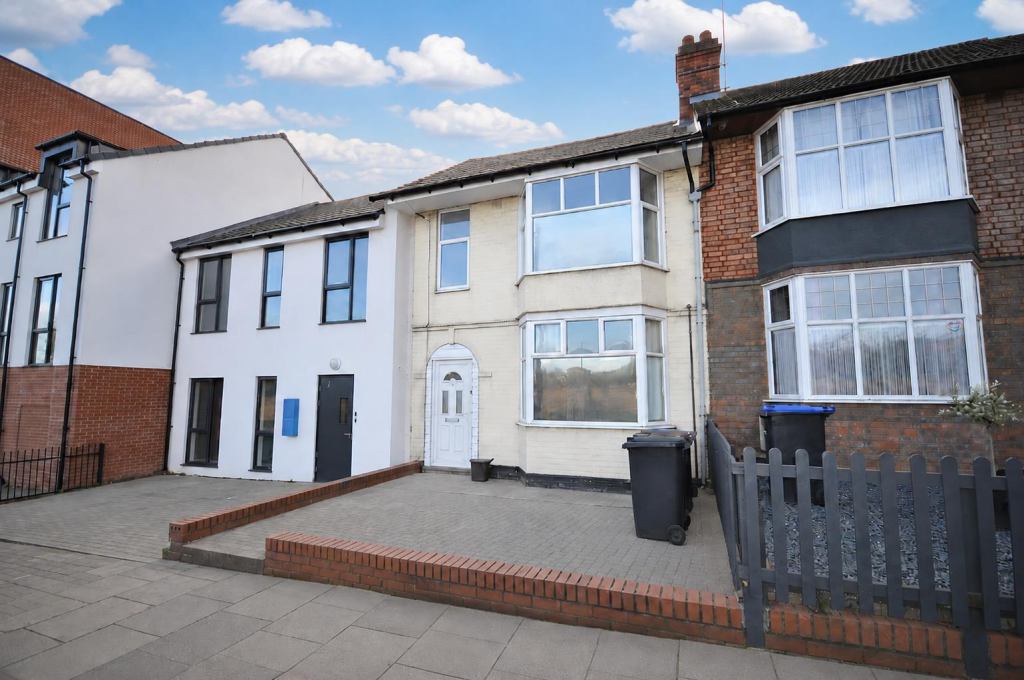Main image of property: Kingsthorpe Grove, Northampton, NN2