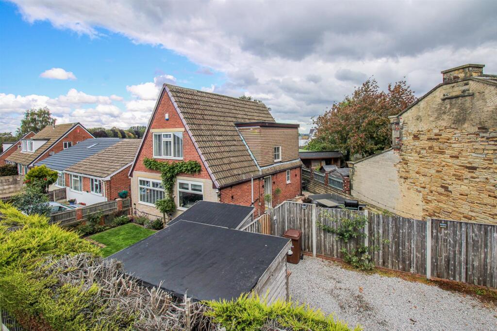 3-bed detached on Cross Street, Ossett, £285,000