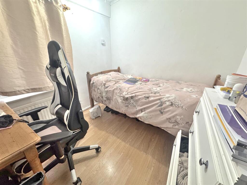 Additional image 7 of Furzen Crescent, Hatfield