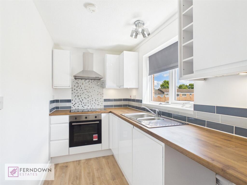 Apartment in Solihull, Chelmsley Wood - View 2