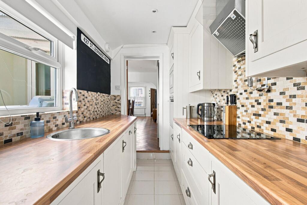 House in Slough - View 4