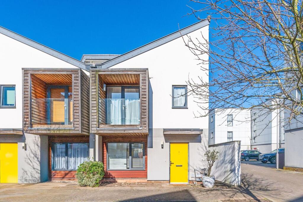 Cairns Avenue, Streatham Vale, London, SW16 photo 3