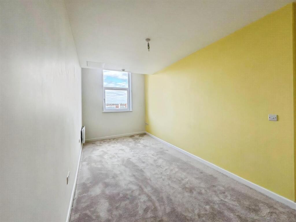 Apartment in Leeds - View 5