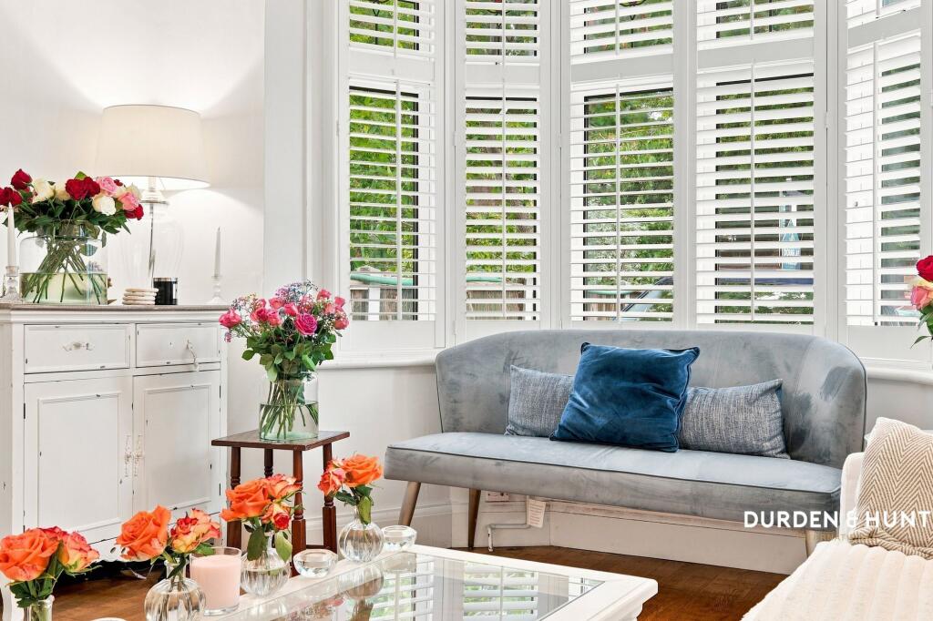 House in London, Gidea Park - View 4