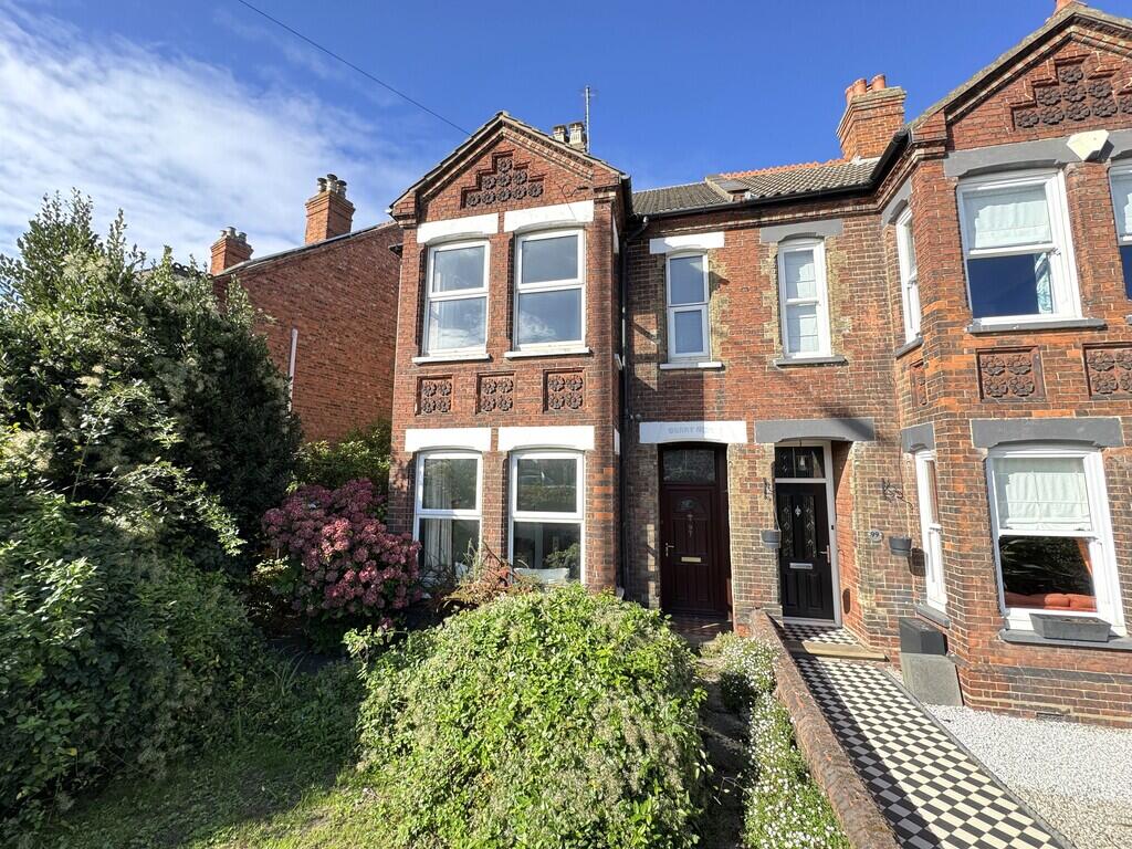 Main image of property: KING'S LYNN - Victorian 4 Bed Semi Detached House with Garage & Parking