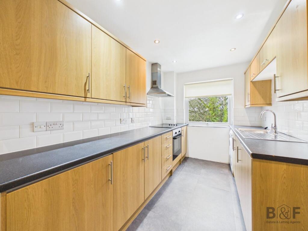 Apartment in Bristol, Downend and Bromley Heath - View 5