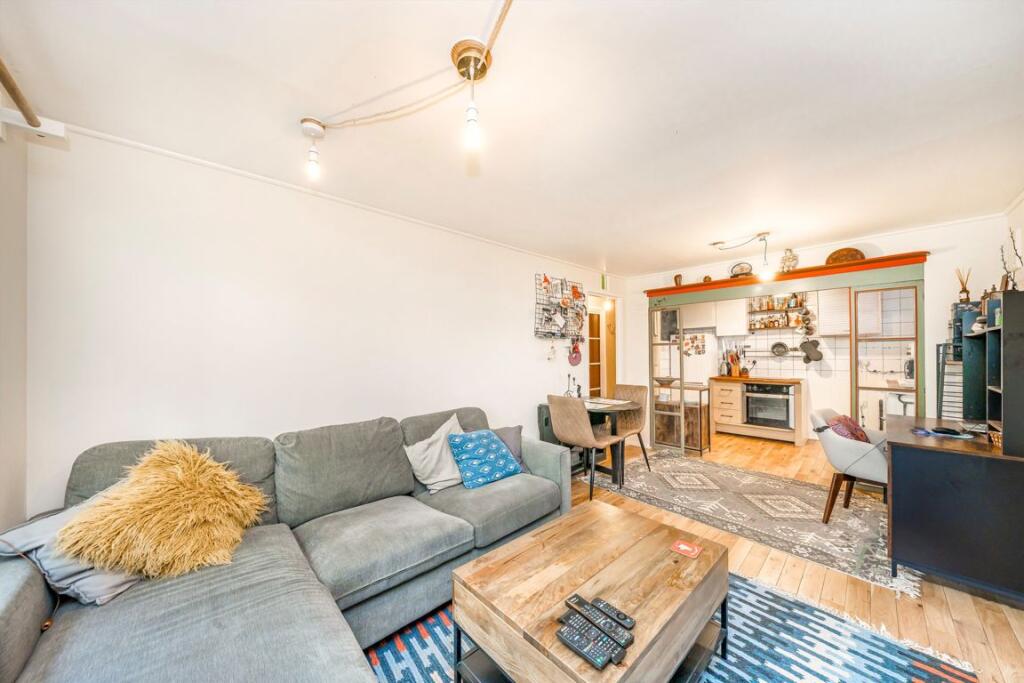 Apartment in London - More