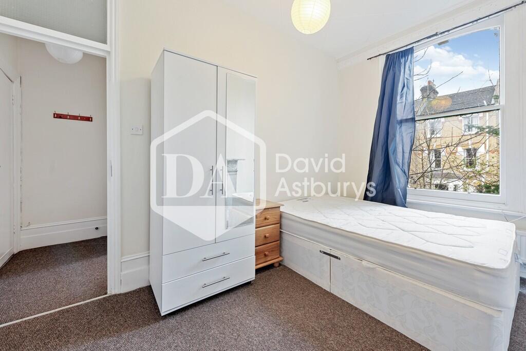 Apartment in London - More