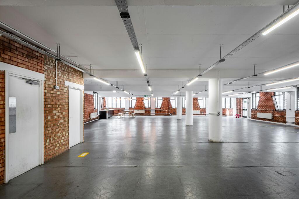 Bayford St Bus' Centre U8 - Low Res 14.jpg