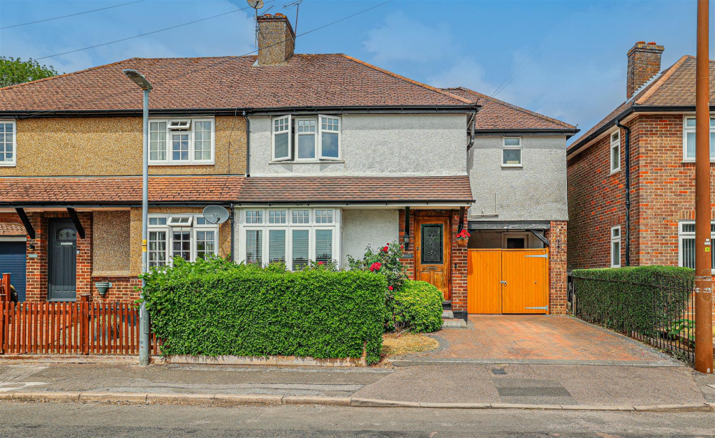 Main image of property: Grosvenor Terrace, Hemel Hempstead, HP1