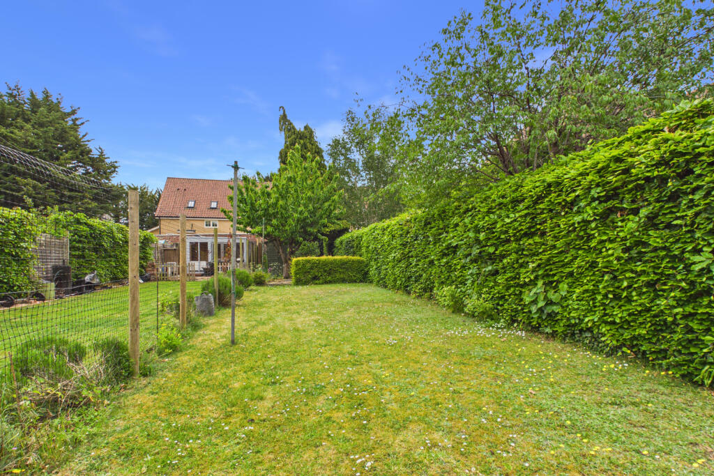 House in West Suffolk, Priors Estate, Bury St Edmunds - View 3