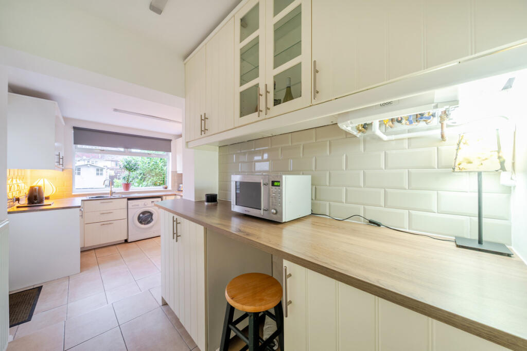 House in Wolverhampton, Wood End - More
