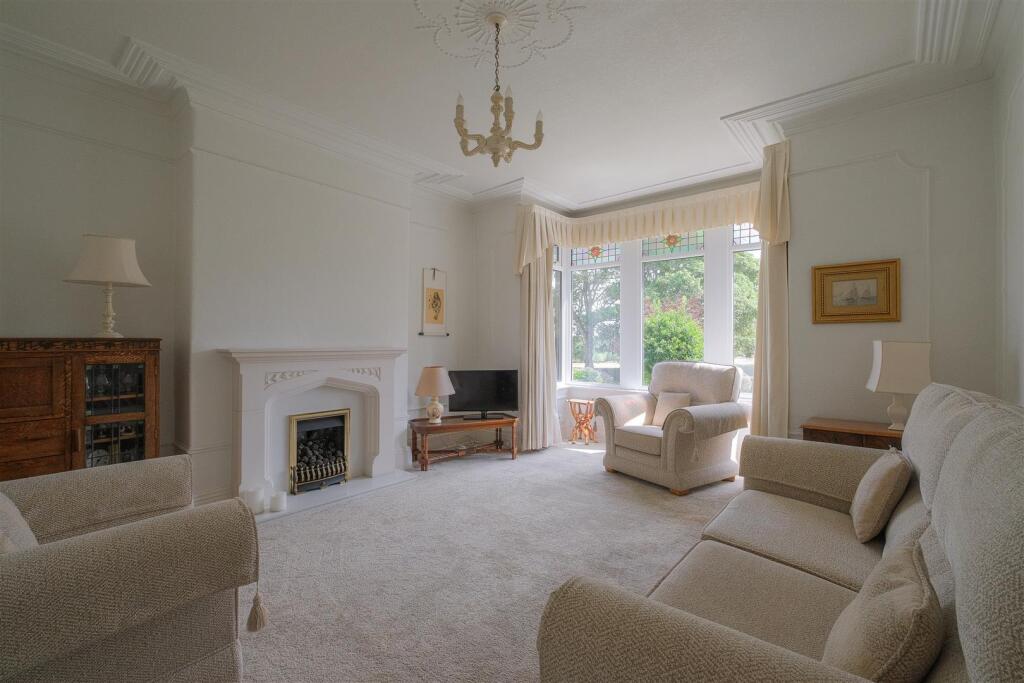 House in Halifax - View 3
