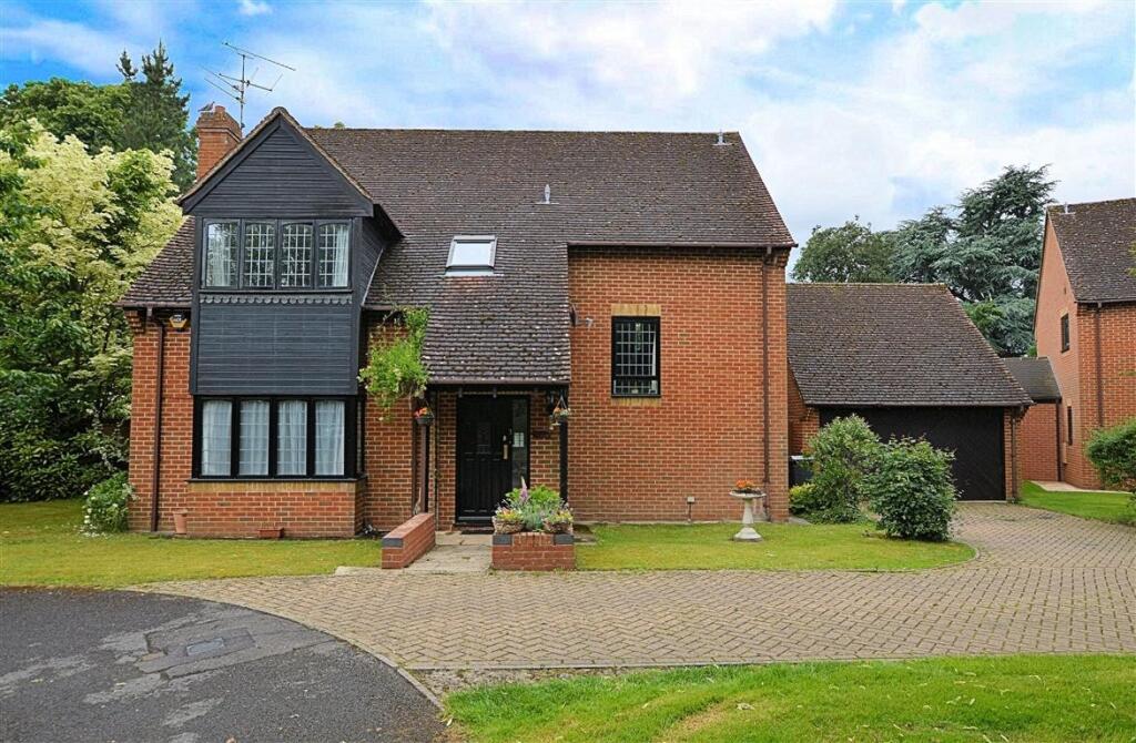 Main image of property: Oak Drive, Burghfield Common, Reading, Berkshire, RG7