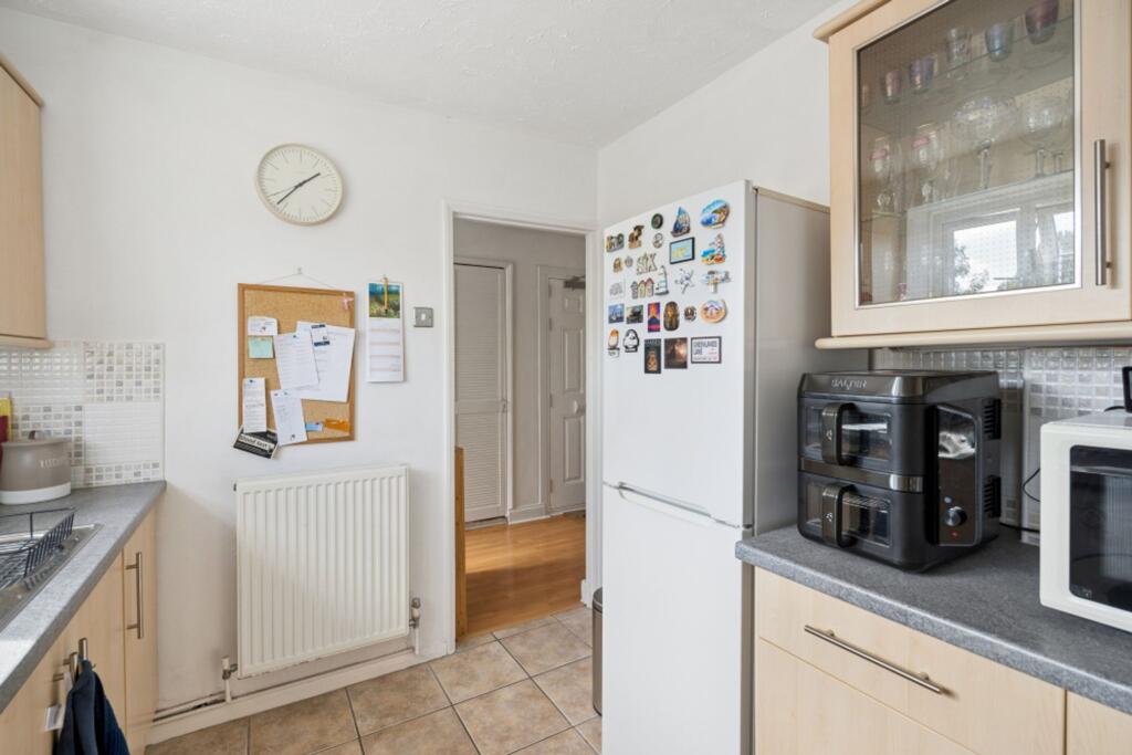 Apartment in Watford - More