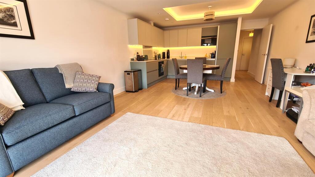 Apartment in London - View 2