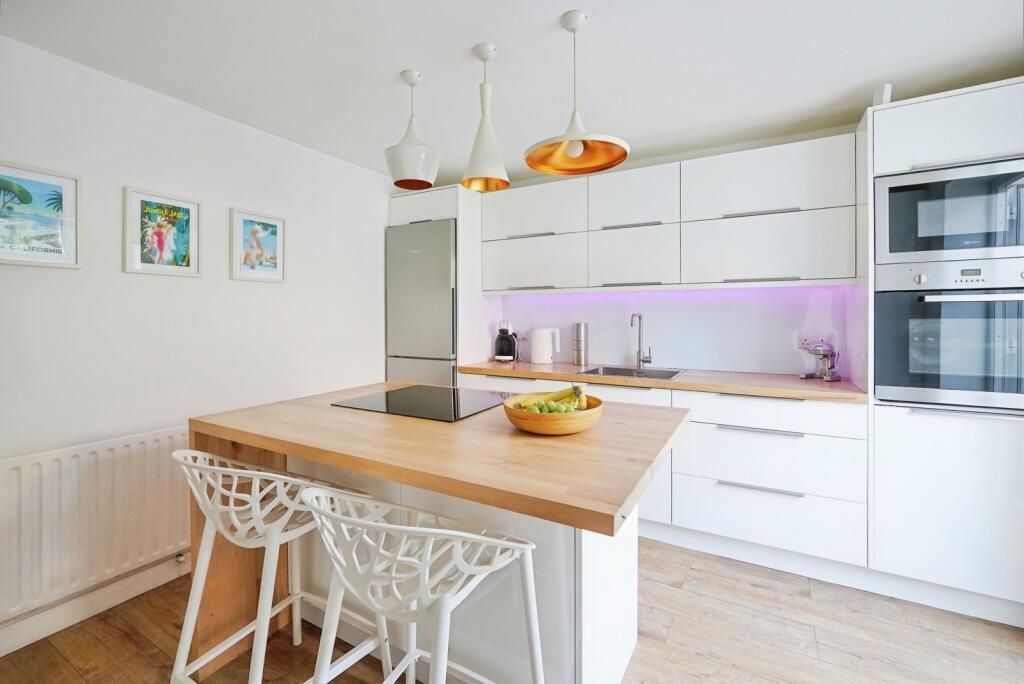 Apartment in Folkestone, Foord - View 4
