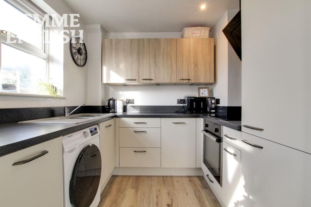 Apartment in Basildon, Wickford - View 5