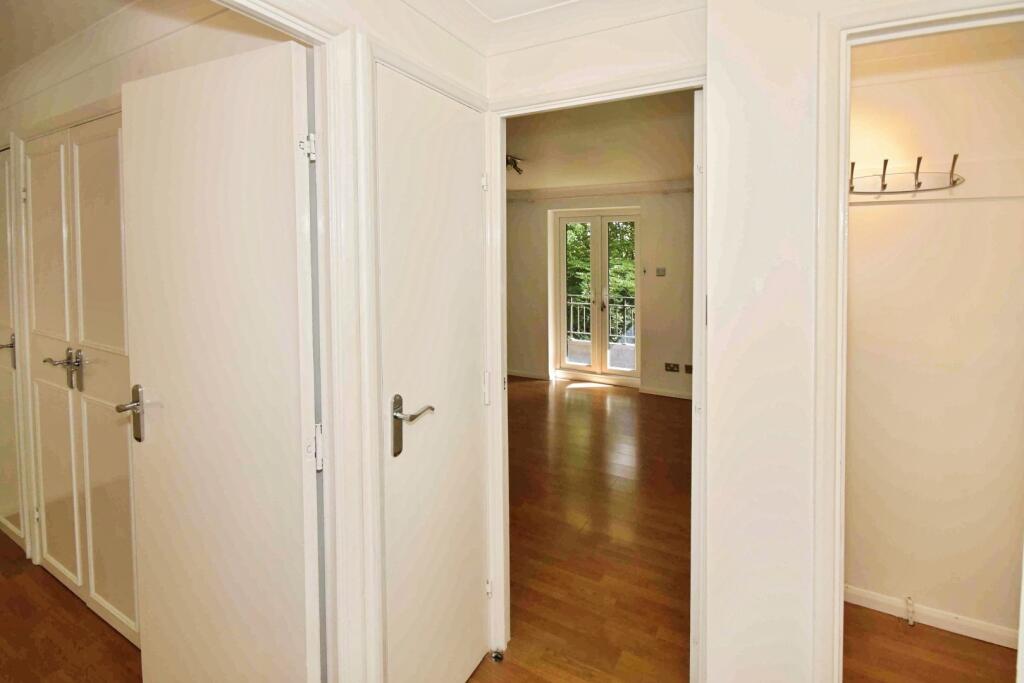 High Road, Buckhurst Hill photo 4