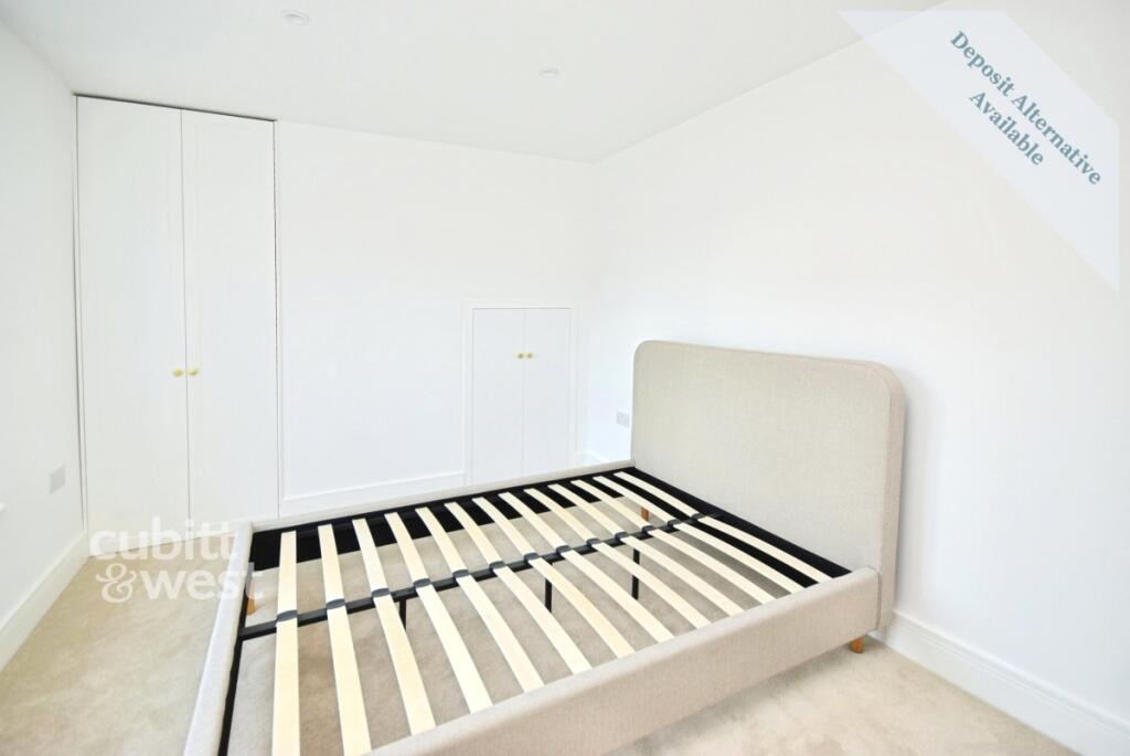 House in Reigate and Banstead, Surrey - View 4