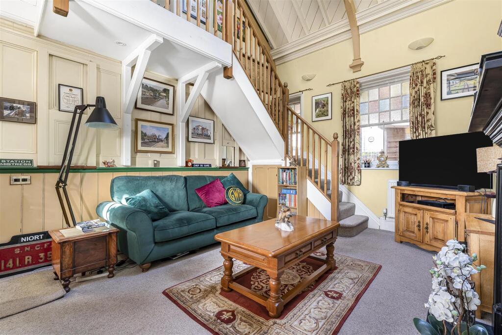Central Tavistock photo 4