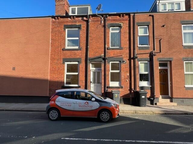 Main image of property: Cleveleys Terrace, Leeds, West Yorkshire, LS11