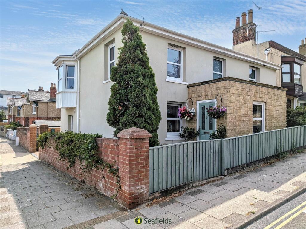 Main image of property: West Street, Ryde, PO33 2NW