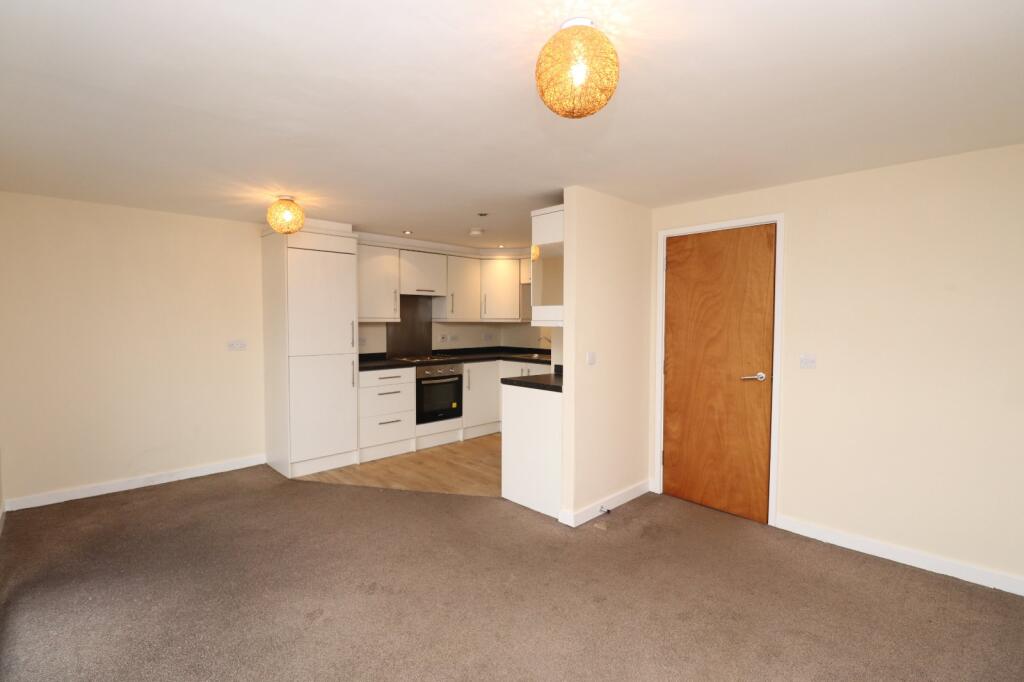 Apartment in Leeds, West Yorkshire - View 3