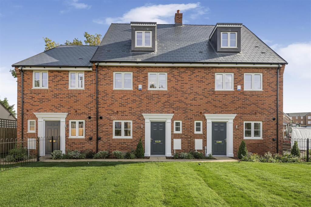 Main image of property: The Turnpike, Herons Lake, Theale, Reading, RG7 5JG