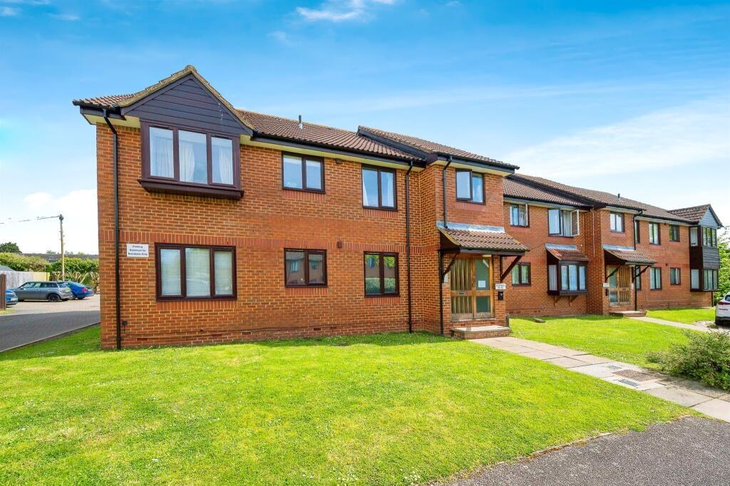 Main image of property: Broadlake Close, London Colney, AL2