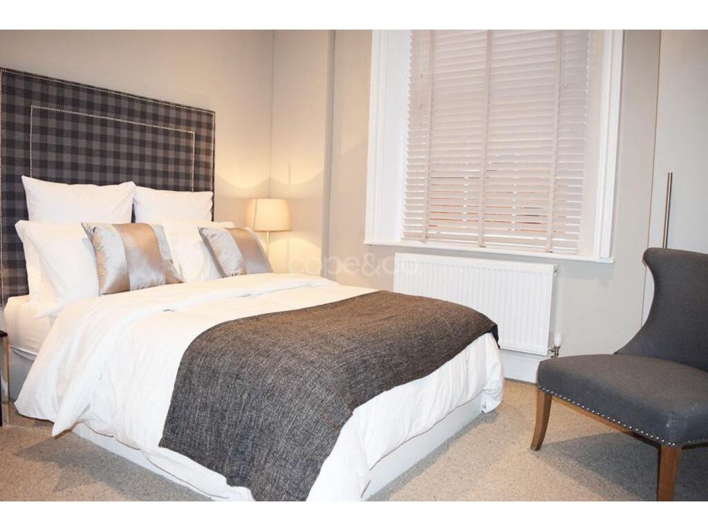 Apartment in Derby - View 5