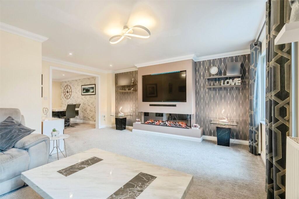 House in Pendle, Colne - More