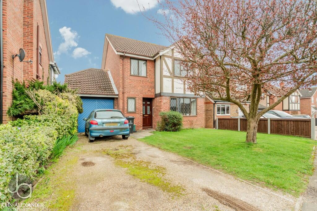 4-bed detached on Stable Close, Stanway, £375,000