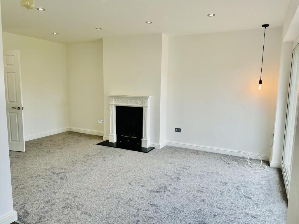 House in Blaby, Glenfields - View 3