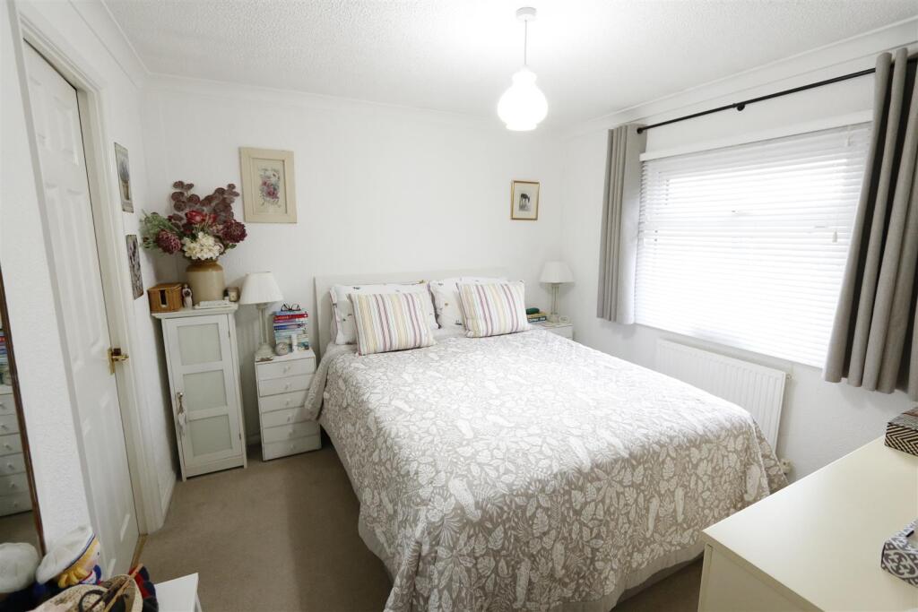 New Road, Clifton, Shefford - More