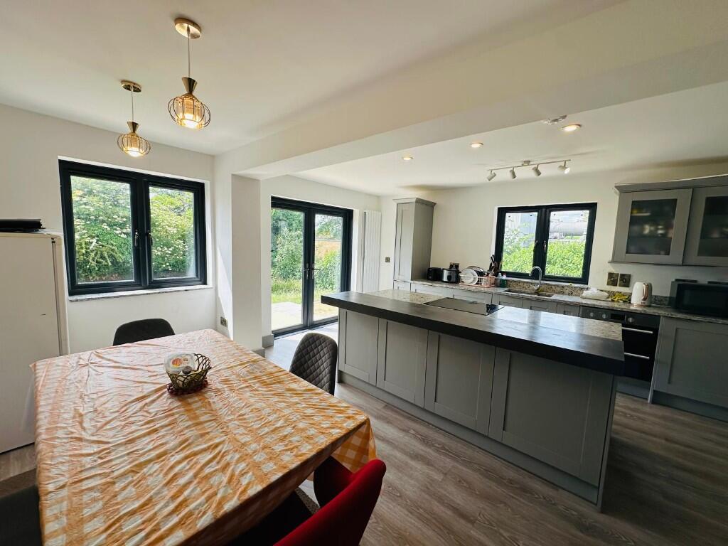 Byron Close, BLETCHLEY, Milton Keynes, MK3 photo 4