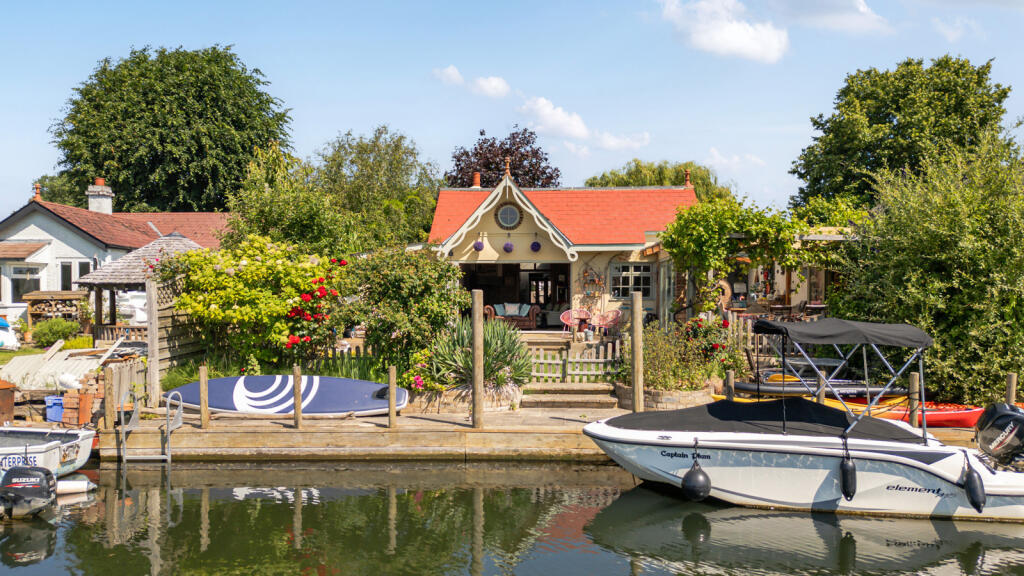 Main image of property: Pharaohs Island, Shepperton, TW17