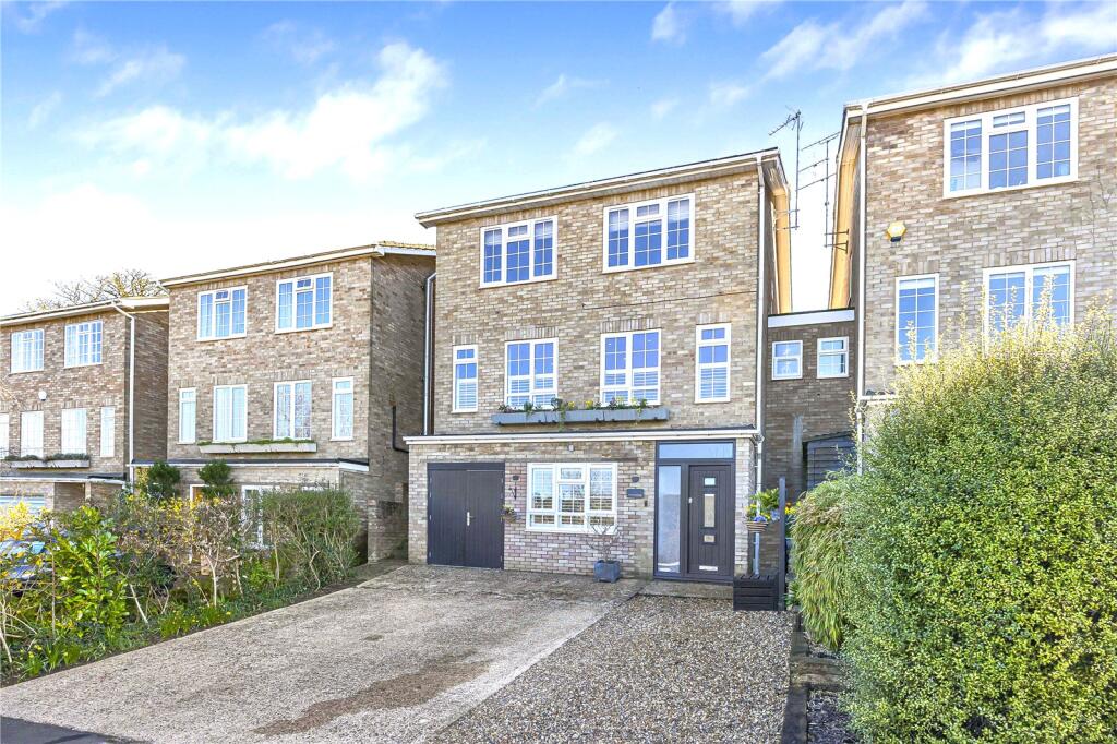 Main image of property: Haywards Close, RG9 1UY