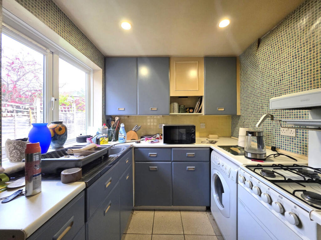 House in London - View 5
