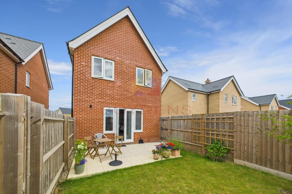 3-bed detached on Sapphire Crescent, North Colchester, £389,950