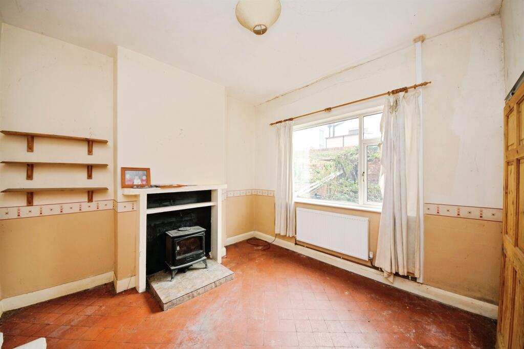 House in Wirral, Liverpool City Region - View 5