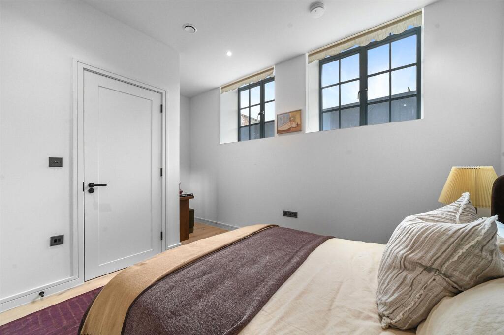 Apartment in London - More