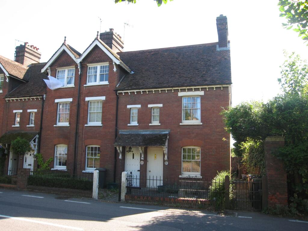 Main image of property: Tonbridge Road, Wateringbury, Kent