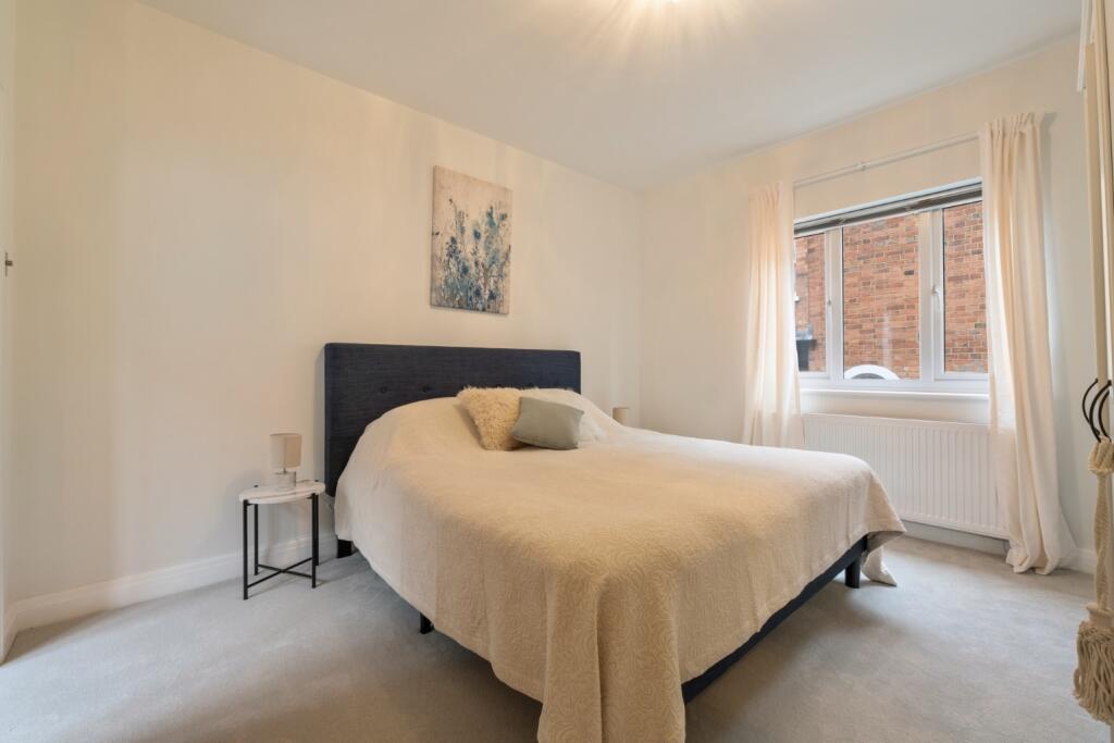 Apartment in London, Brondesbury Park, Brondesbury - View 3