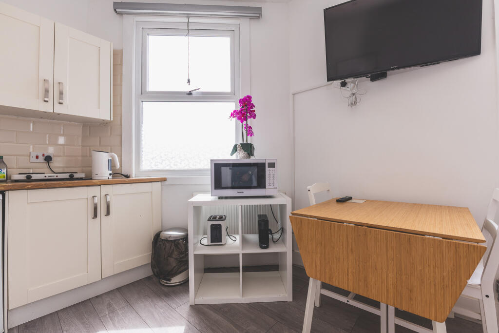 Studio flat for rent